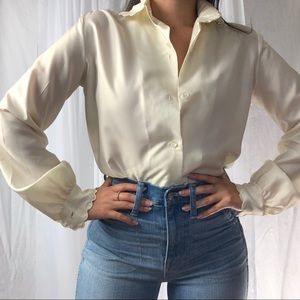 ✸3 for $30✸ VINTAGE/ scallop blouse